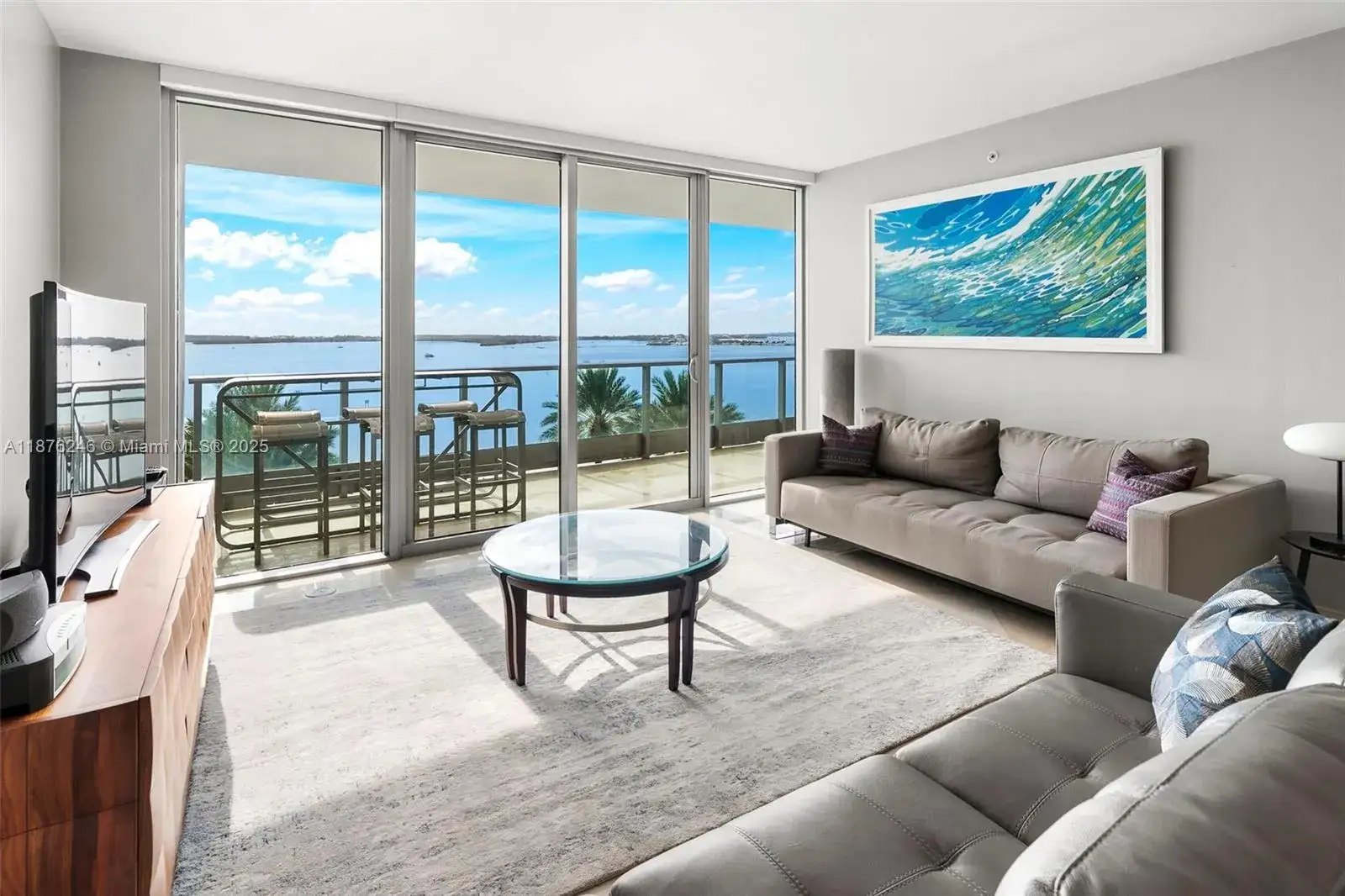 1 bedroom 1 bath Residential for sale at 1331 Brickell Bay Dr # 1105, Miami FL 33131