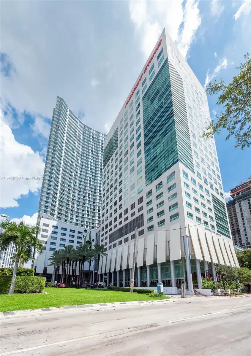 2 bedroom 2 bath Residential for sale at 185 SW 7th St # 4201, Miami FL 33130