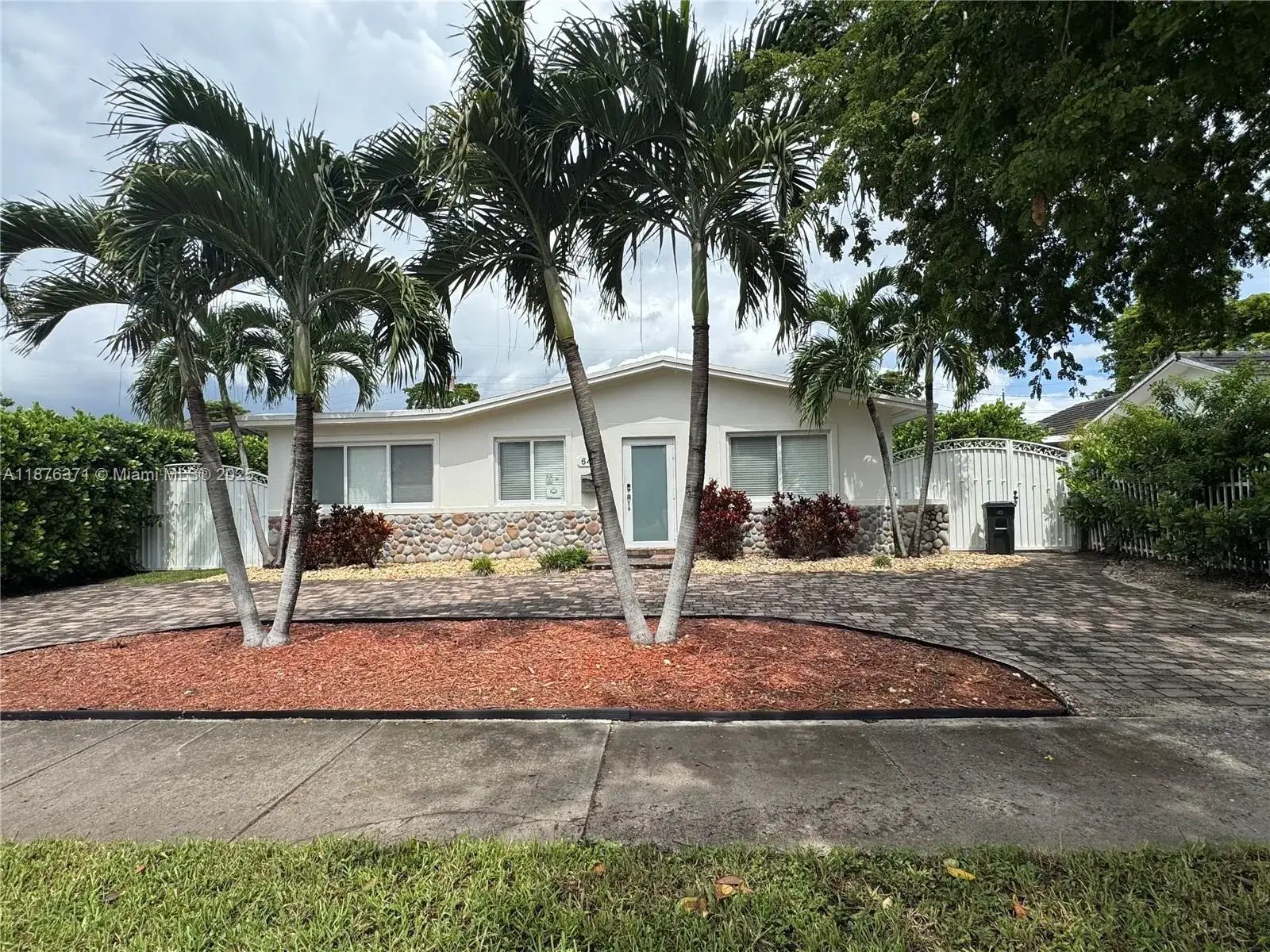 4 bedroom 2 bath Residential Lease for rent at 6411 SW 22nd St, West Miami FL 33155