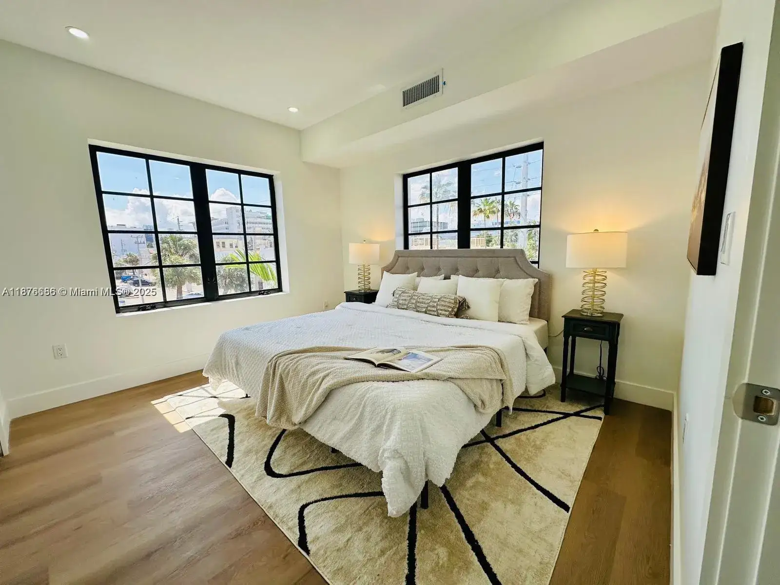 1 bedroom 1 bath Residential for sale at 1619 Jefferson Ave # 202, Miami Beach FL 33139