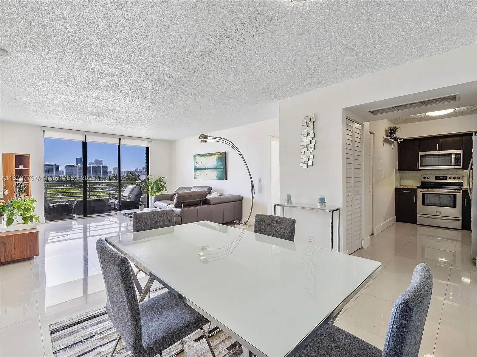 2 bedroom 2 bath Residential for sale at 3300 NE 191st St # 717, Aventura FL 33180