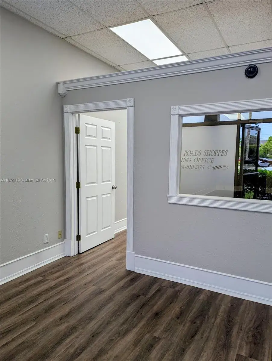 Stirling Rd, Davie FL 33314