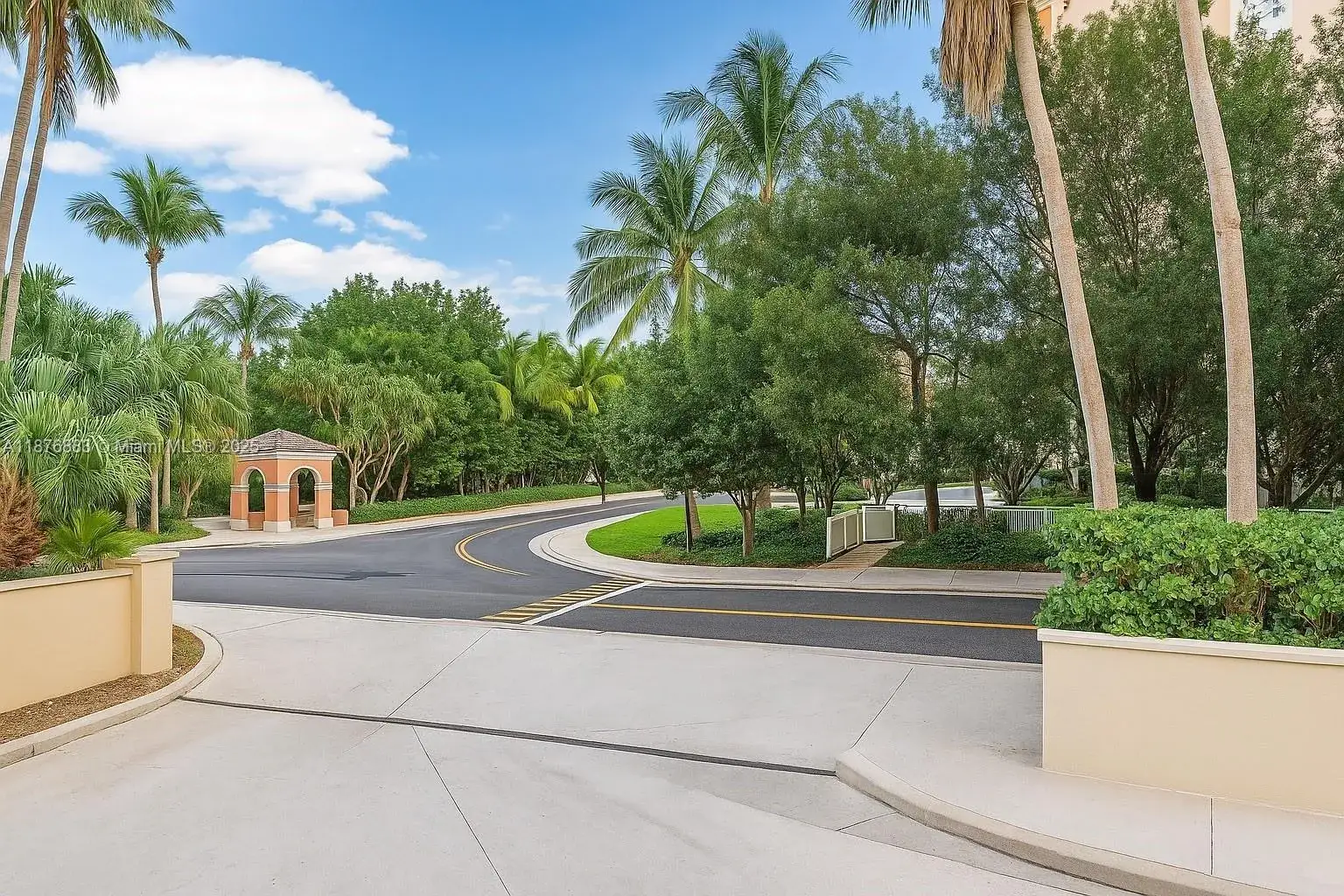 2 bedroom 2 bath Residential Lease for rent at 781 Crandon Blvd # 106, Key Biscayne FL 33149