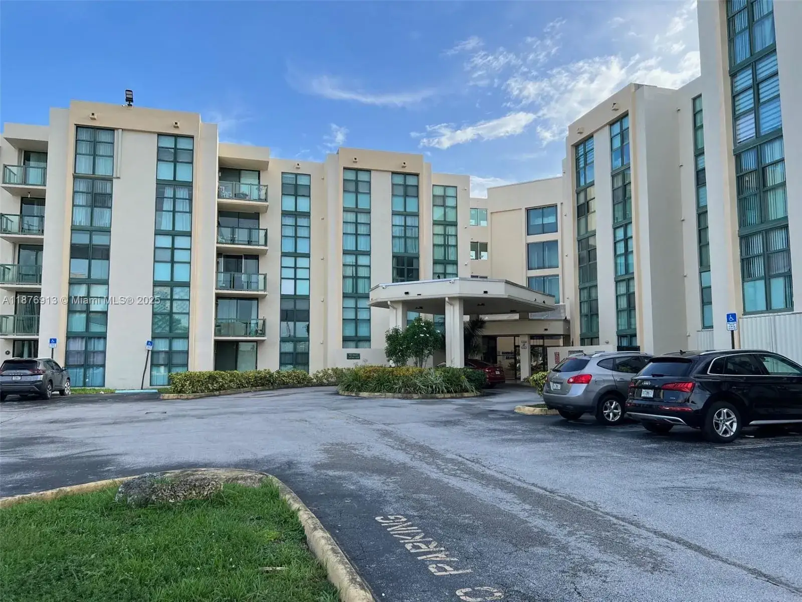 2 bedroom 2 bath Residential Lease for rent at 2055 SW 122nd Ave # 305, Miami FL 33175