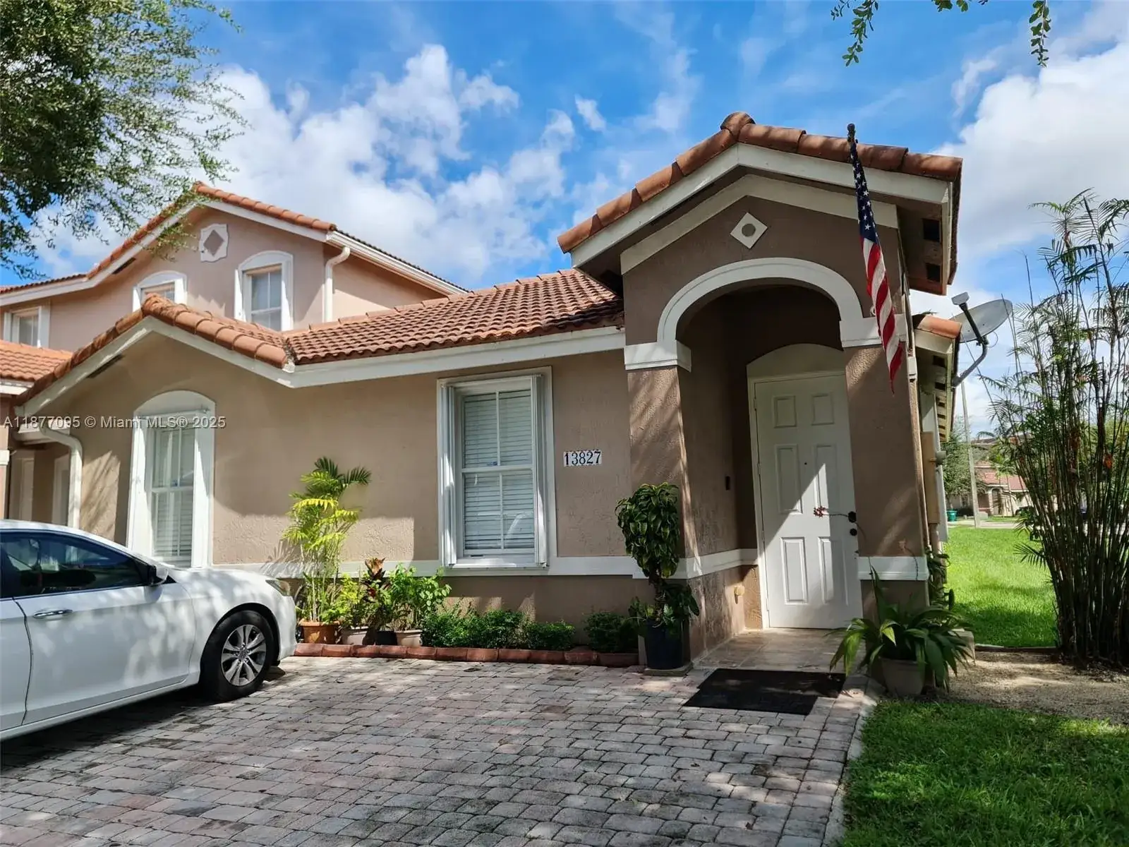 3 bedroom 2 bath Residential for sale at 13827 SW 274th Ter, Homestead FL 33032