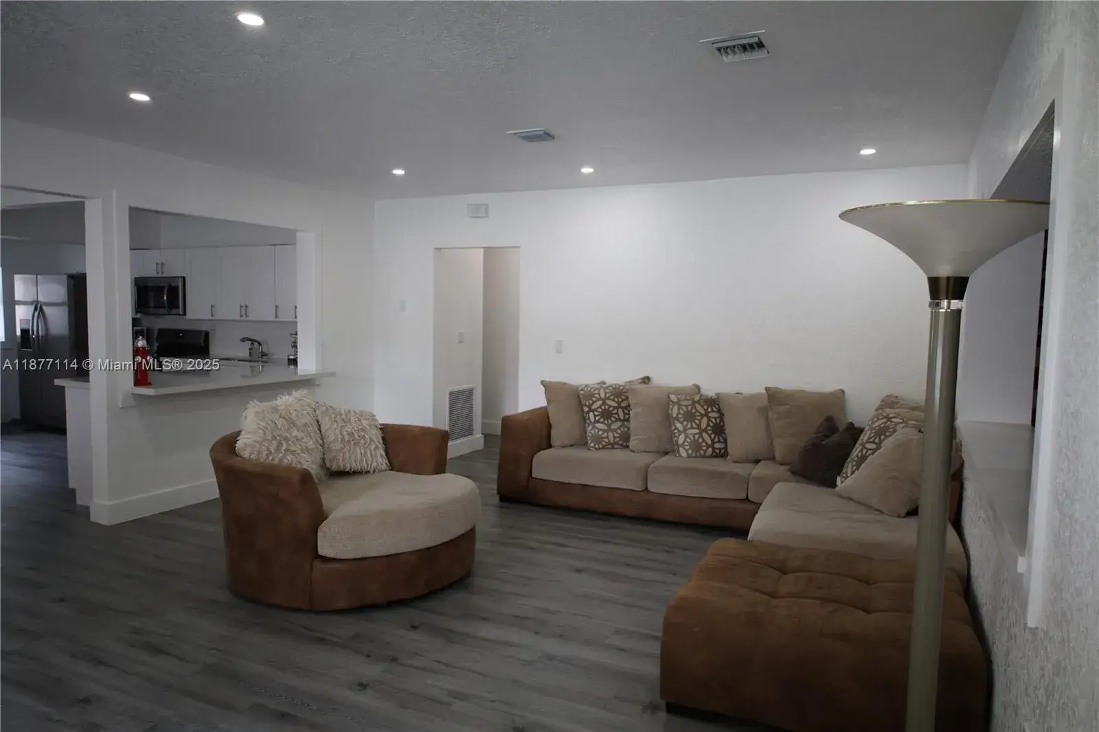 4 bedroom 3 bath Residential Lease for rent at 181 NE 121st St, North Miami FL 33161