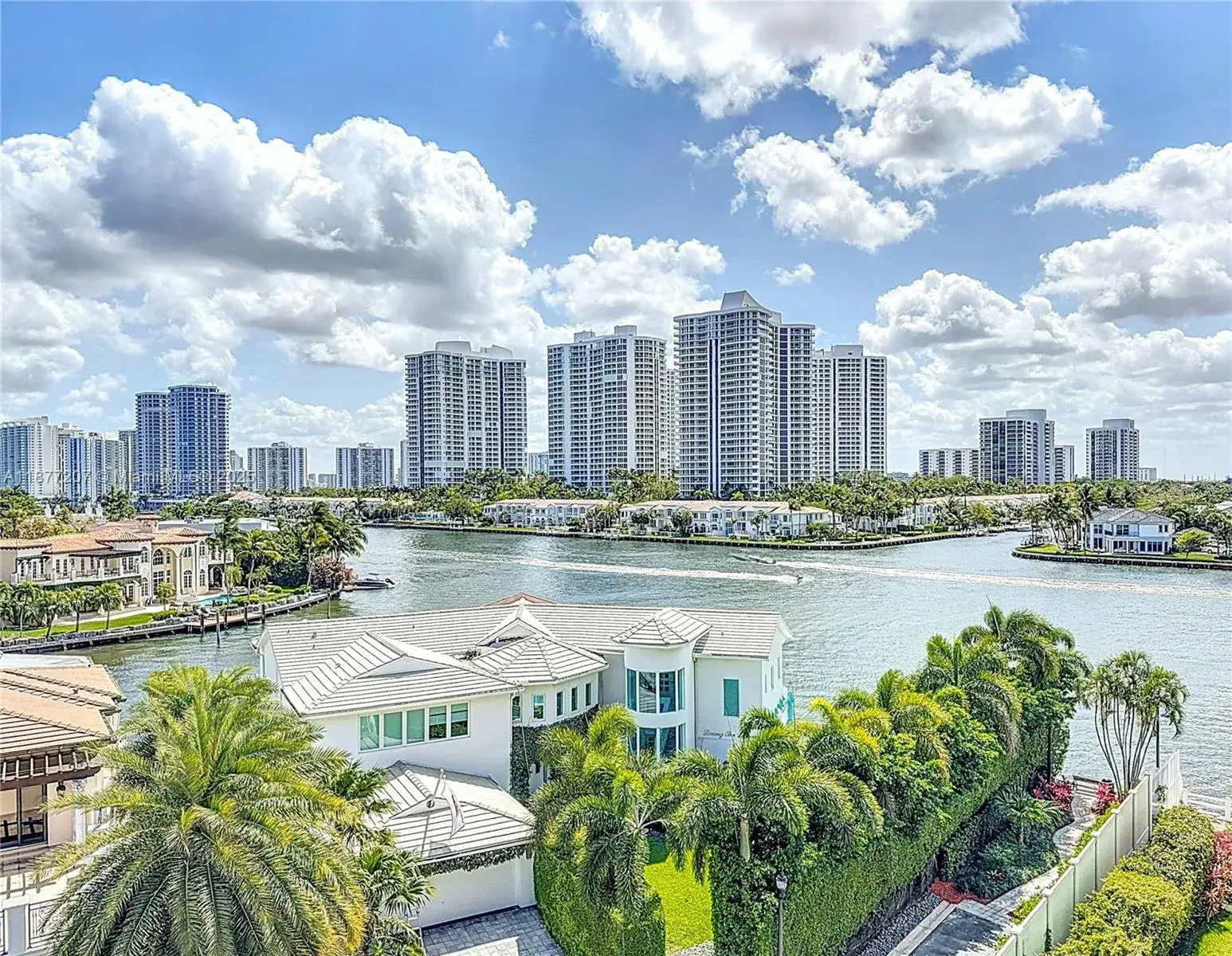 2 bedroom 2 bath Residential for sale at 3209 S Ocean Dr # 6O, Hallandale Beach FL 33009