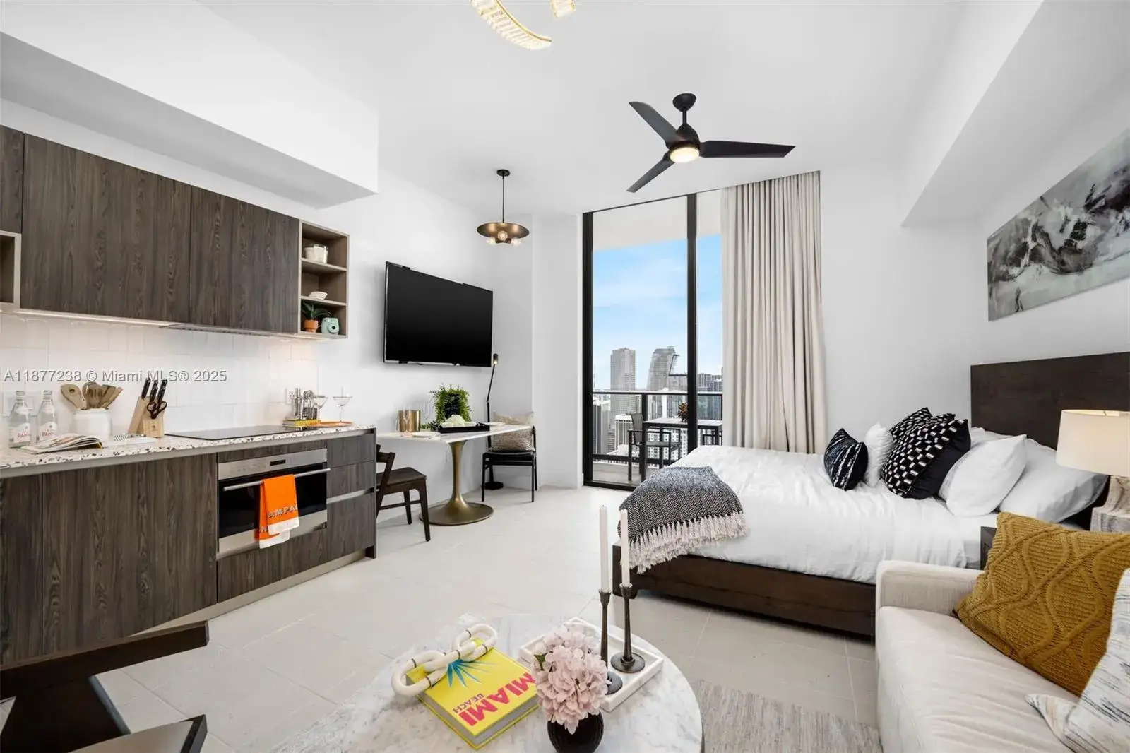 1 bath Residential for sale at 159 NE 6th St # 5112, Miami FL 33132