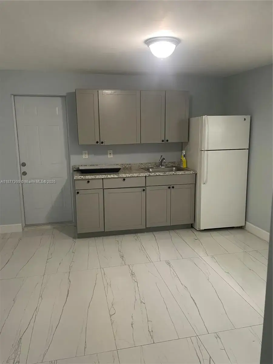2 bedroom 1 bath Residential Lease for rent at 2785 NW 59th St # 2, Miami FL 33142