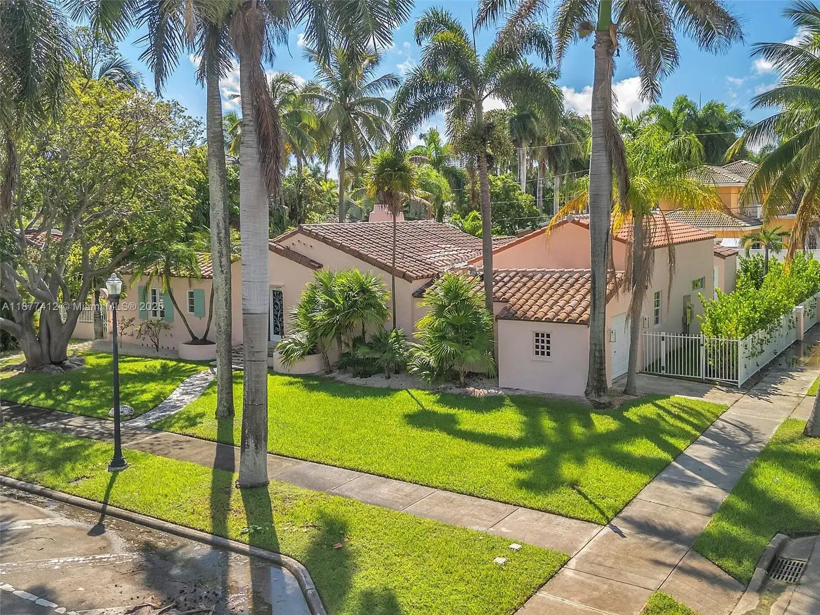 4 bedroom 5 bath Residential Lease for rent at 856 Tyler St, Hollywood FL 33019