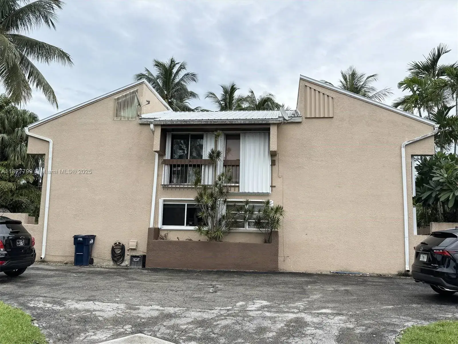 2 bedroom 1 bath Residential for sale at 9030 SW 159th Ter # D, Palmetto Bay FL 33157