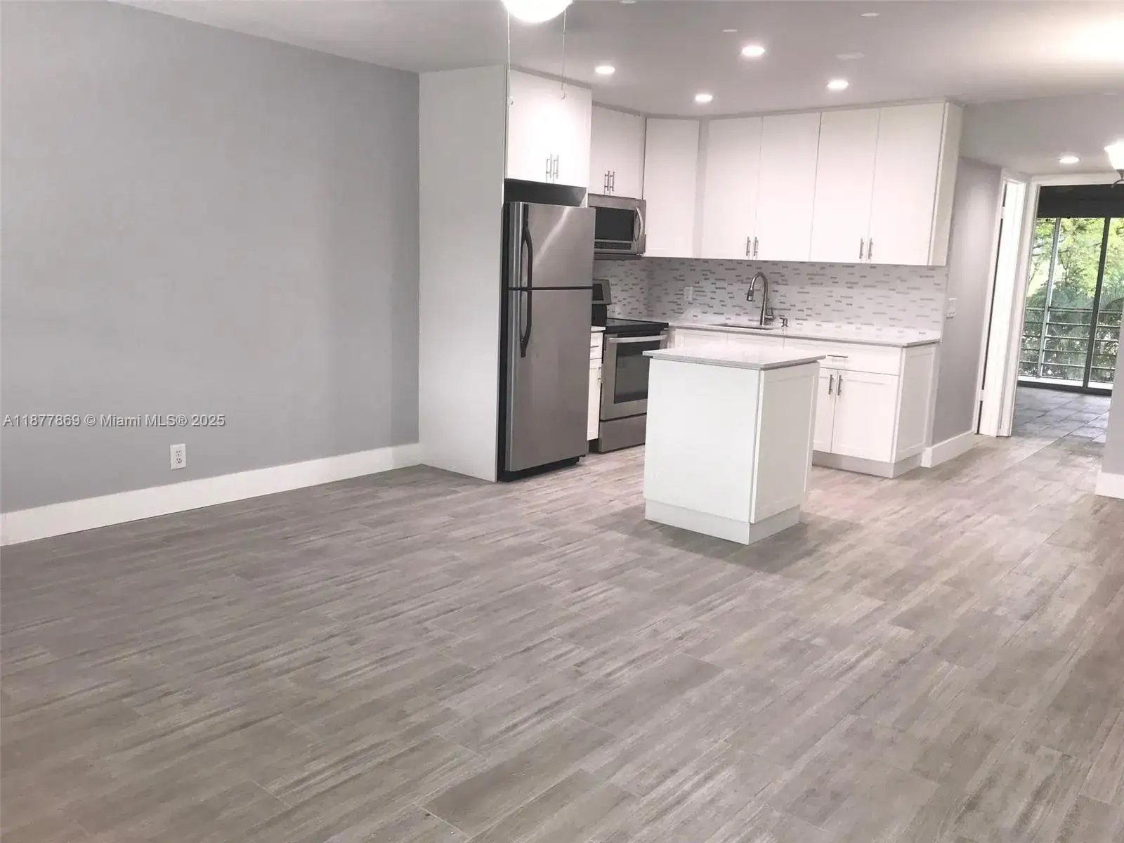 1 bedroom 1 bath Residential for sale at 17 Keswick A # 17, Deerfield Beach FL 33442
