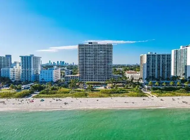 1 bedroom 1 bath Residential Lease for rent at 2555 Collins Ave # 2200, Miami Beach FL 33140
