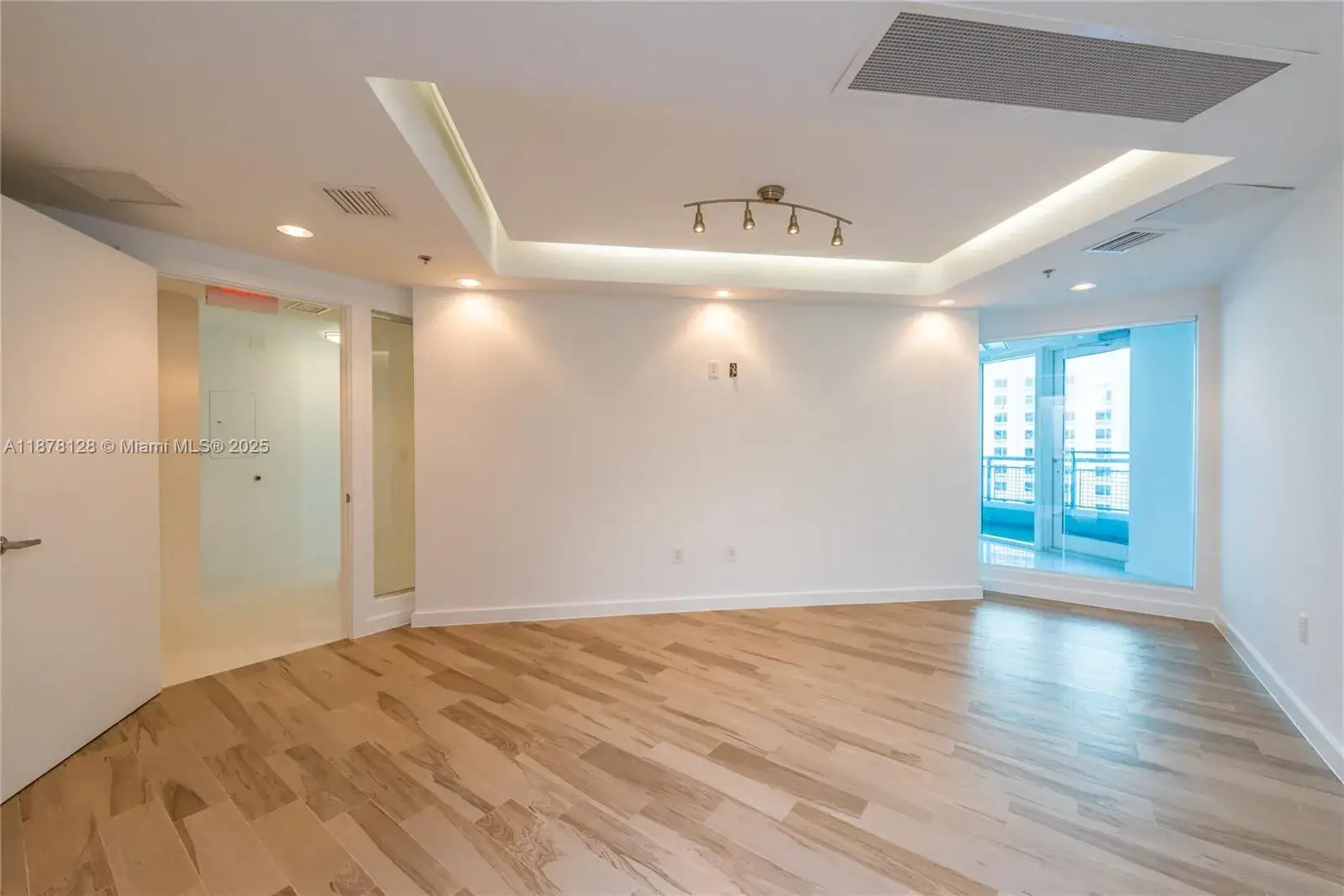 Commercial Sale for sale at 40 SW 13th Street # 902, Miami FL 33130