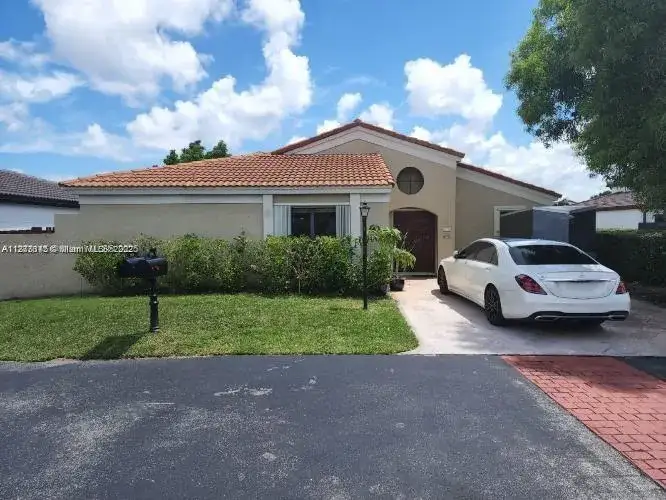 2 bedroom 2 bath Residential Lease for rent at 559 SW 88th Pl E, Miami FL 33174