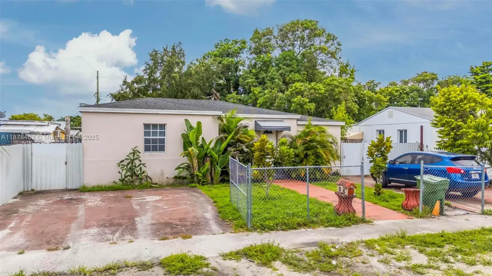 3 bedroom 2 bath Residential for sale at 580 SE 2nd St, Hialeah FL 33010