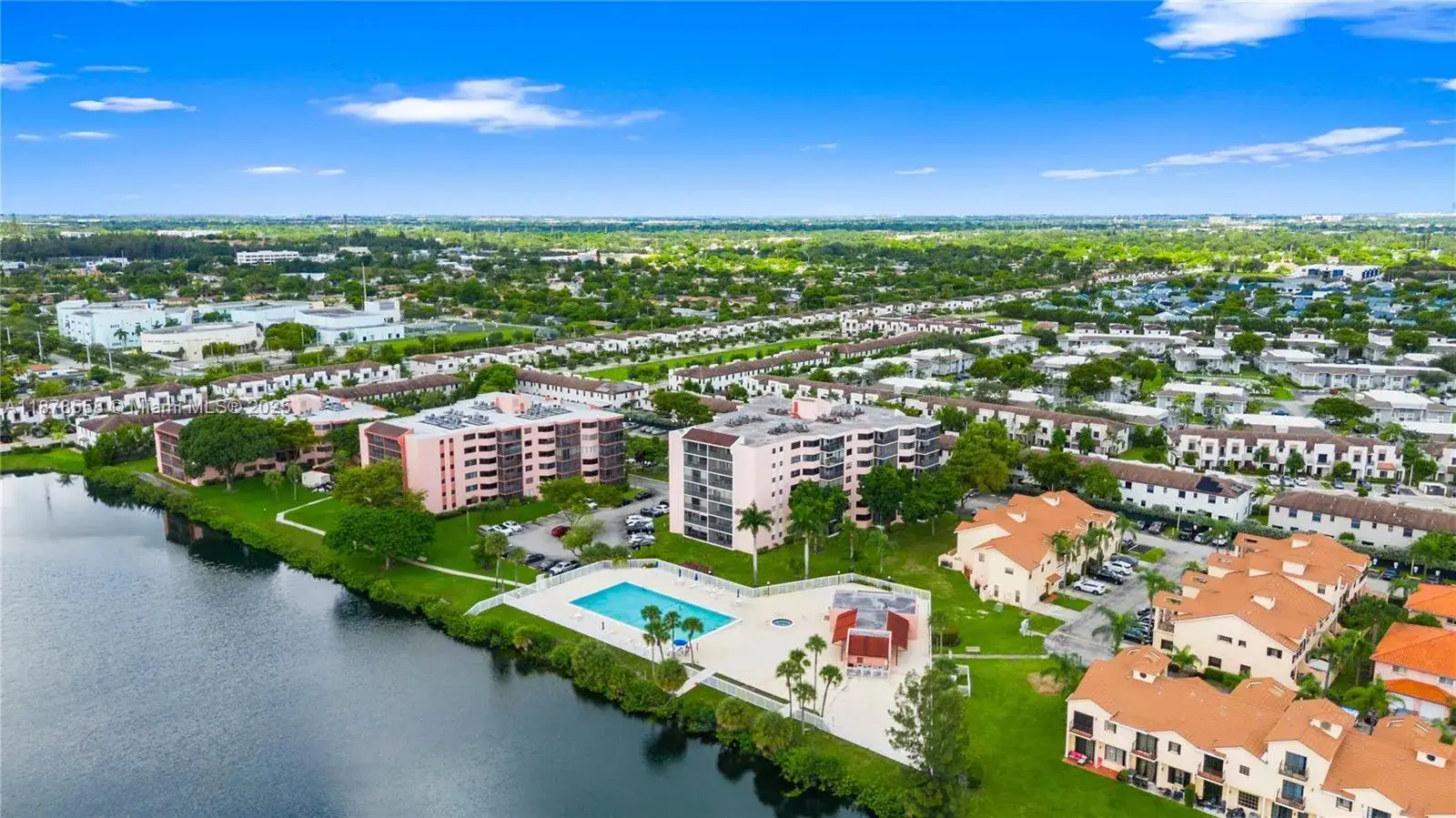 2 bedroom 2 bath Residential for sale at 20840 San Simeon Way # 307, Miami FL 33179