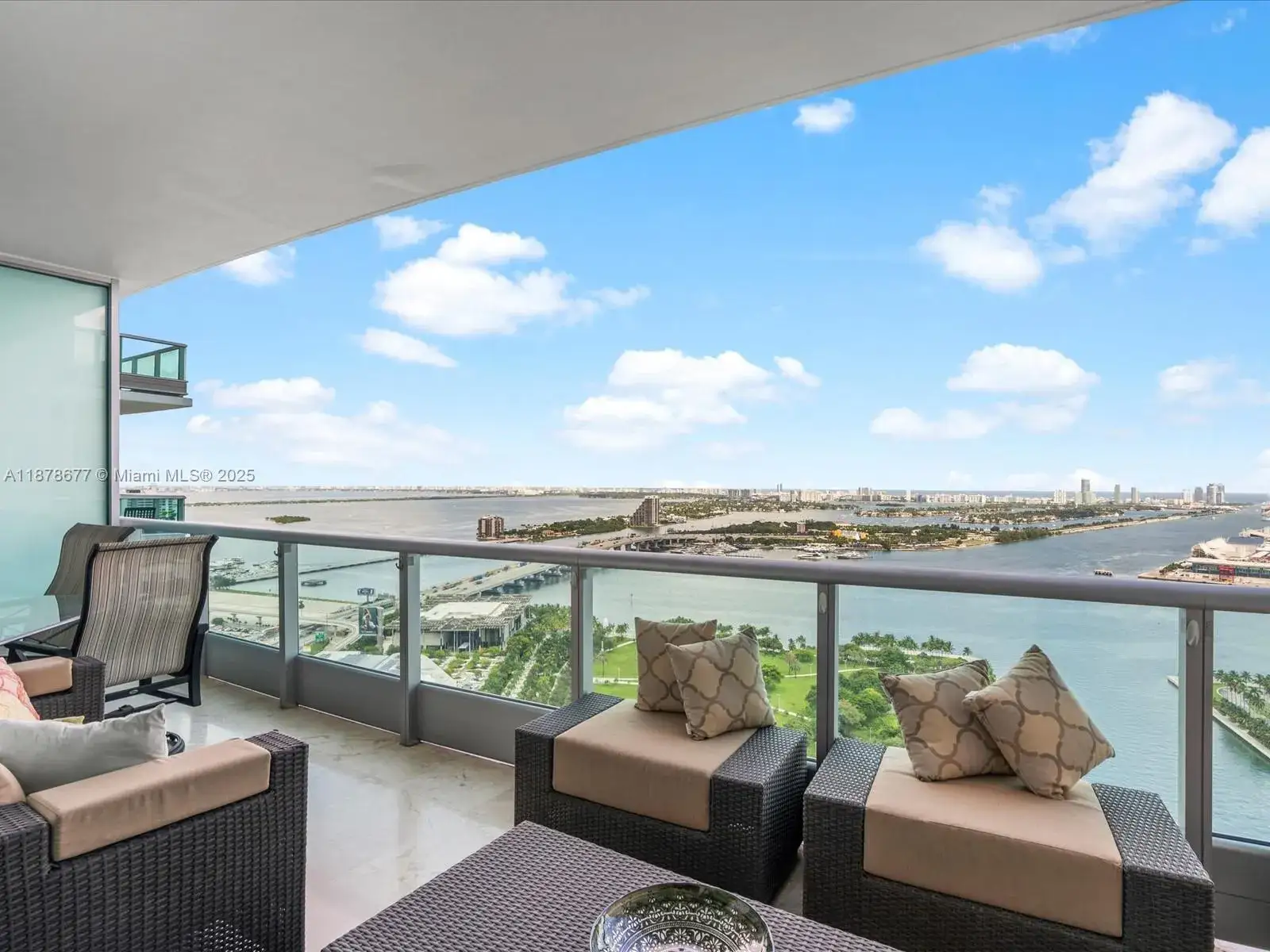 2 bedroom 3 bath Residential for sale at 900 Biscayne Blvd # 3709, Miami FL 33132