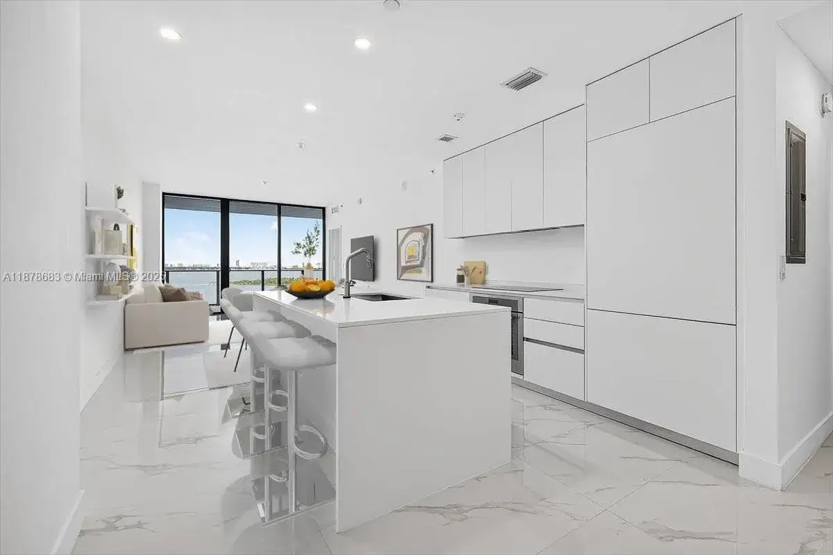 1 bedroom 2 bath Residential Lease for rent at 700 NE 24 # 1104, Miami FL 33137