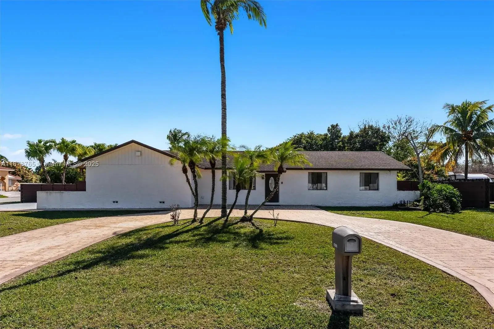 3 bedroom 3 bath Residential for sale at 12900 SW 189th St, Miami FL 33177