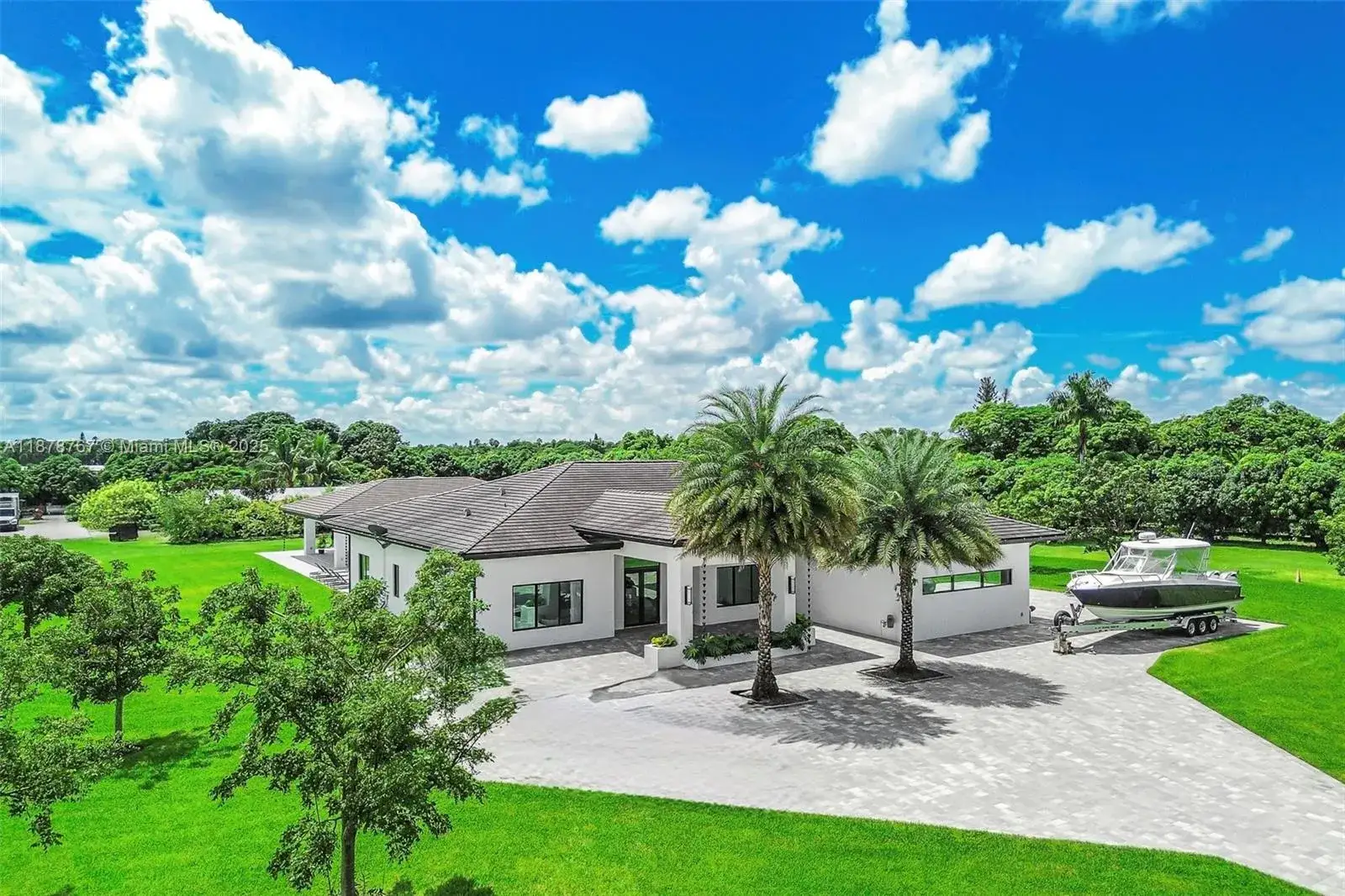 4 bedroom 4 bath Residential for sale at 17950 SW 192nd St, Miami FL 33187