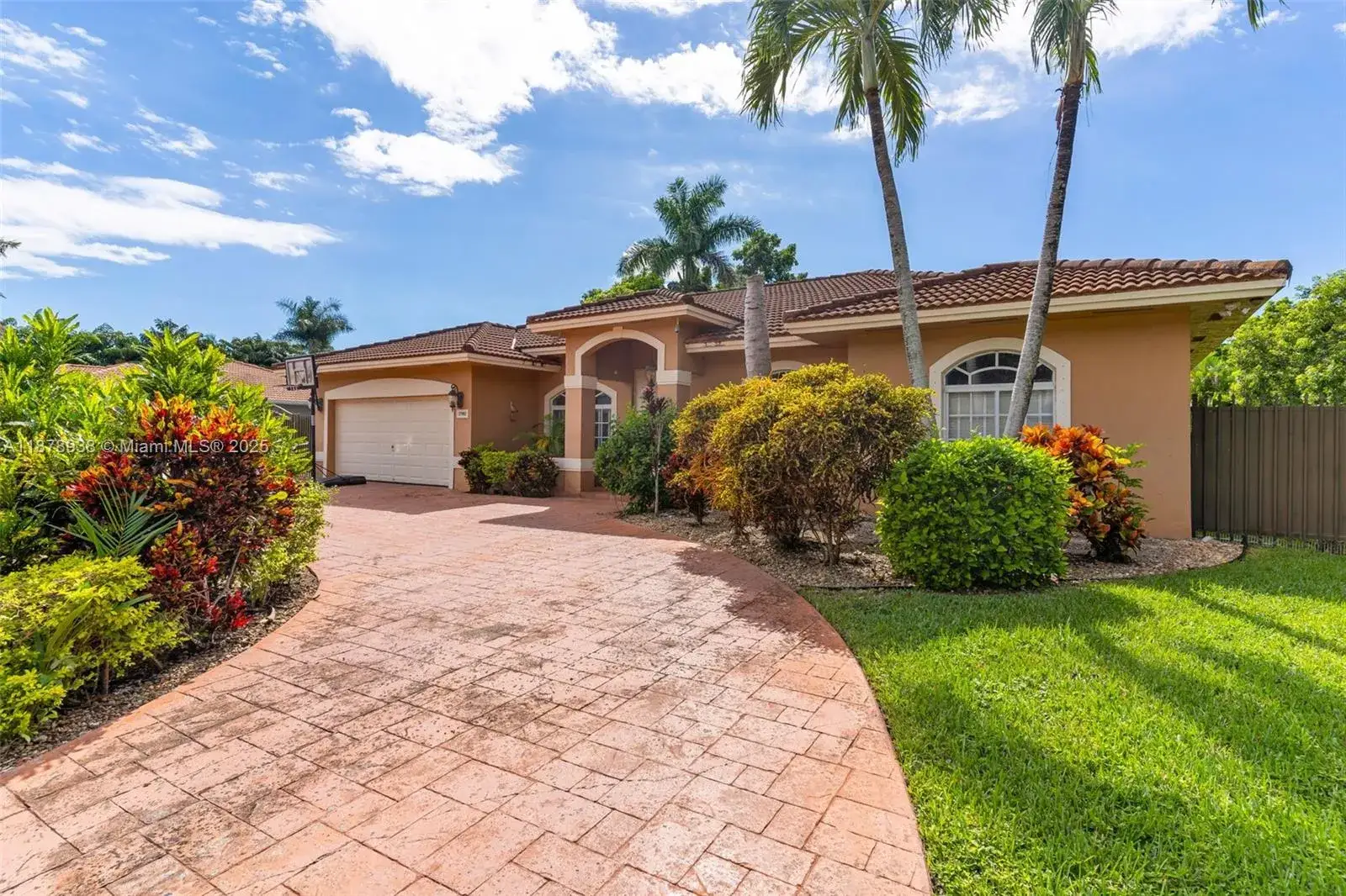 3 bedroom 2 bath Residential for sale at 27902 SW 159th Ct, Homestead FL 33031