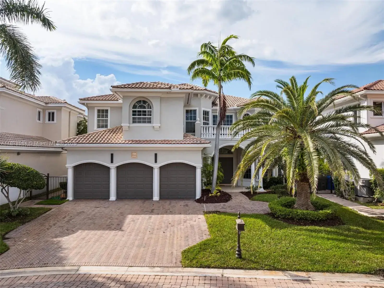 6 bedroom 5 bath Residential for sale at 1260 Hatteras Ln, Hollywood FL 33019