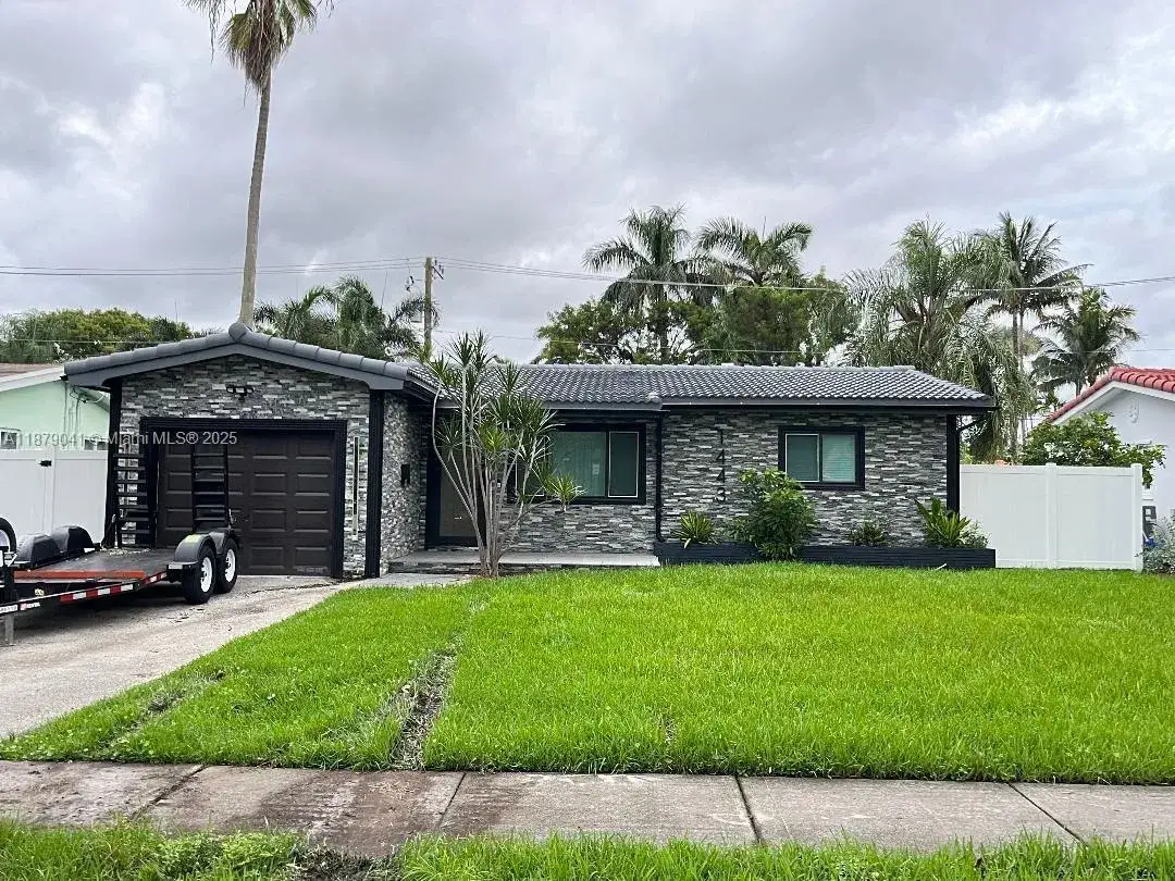 3 bedroom 2 bath Residential Lease for rent at 1443 Harding St # 0, Hollywood FL 33020