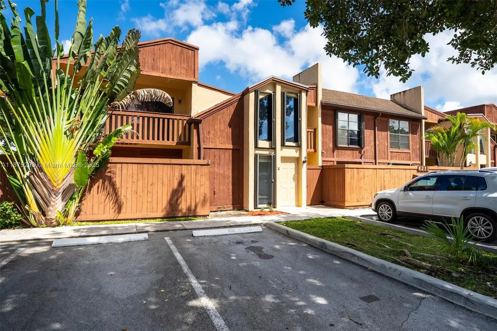 3 bedroom 2 bath Residential for sale at 6211 SW 116th Pl # 22, Miami FL 33173