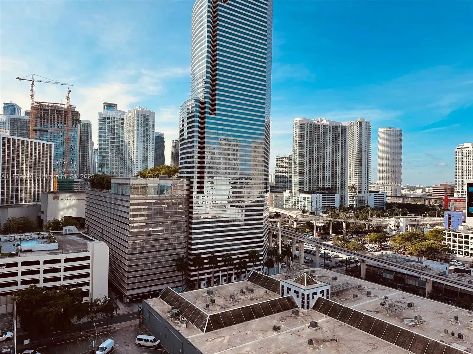 1 bedroom 1 bath Residential for sale at 151 SE 1st St # 1209, Miami FL 33131