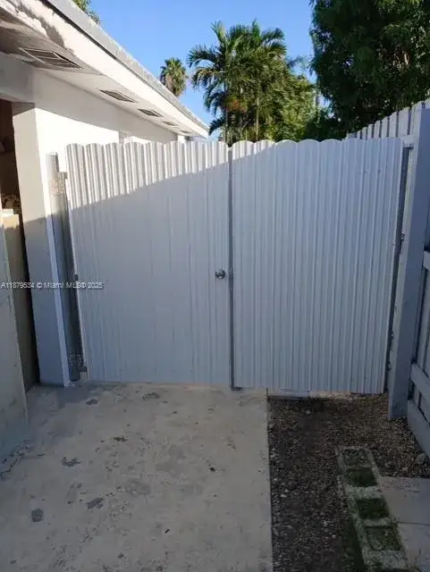 1 bedroom 1 bath Residential Lease for rent at 11510 SW 182nd Ter # 2, Miami FL 33157