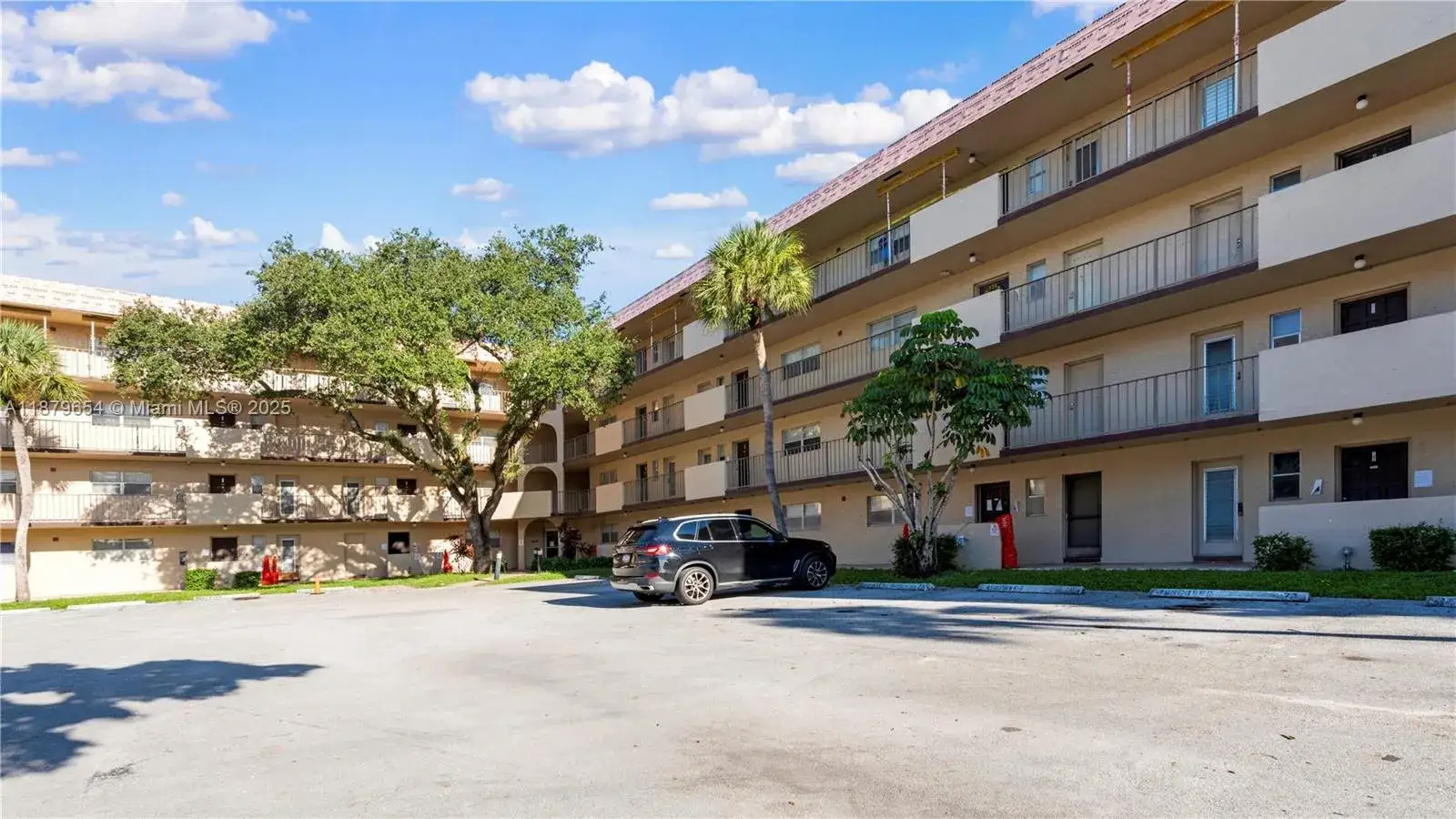 1 bedroom 1 bath Residential Lease for rent at 6301 N Falls Cir Dr # 206, Lauderhill FL 33319