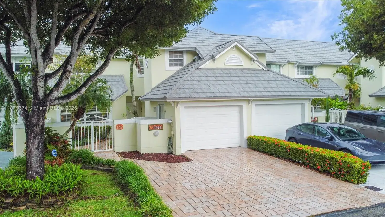 3 bedroom 3 bath Residential for sale at 9929 NW 49th Ter, Doral FL 33178