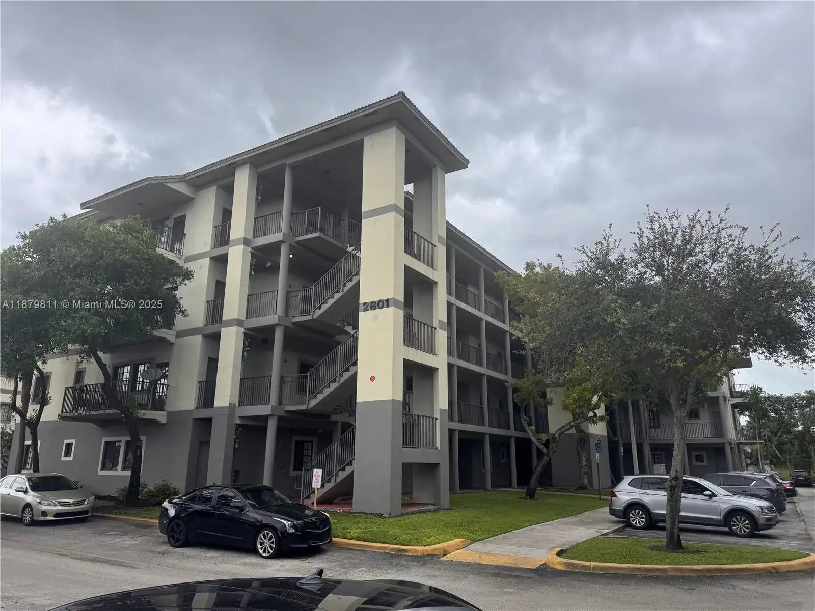 3 bedroom 2 bath Residential Lease for rent at 2801 Riverside Dr, Coral Springs FL 33065
