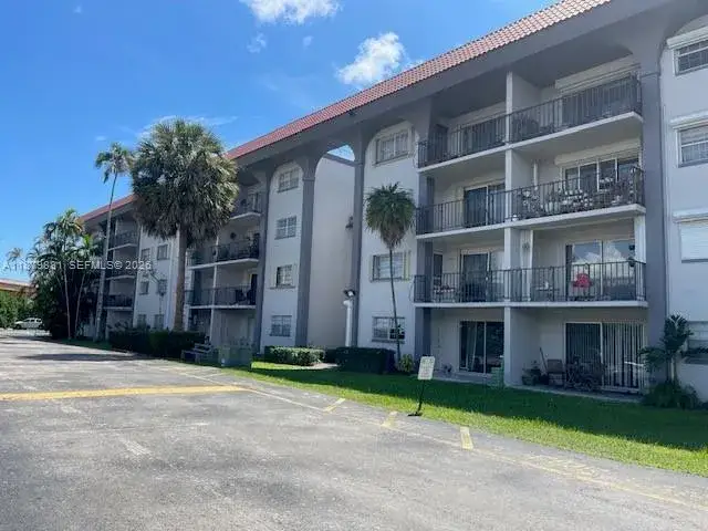 2 bedroom 2 bath Residential for sale at 8107 SW 72nd Ave # 423E, Miami FL 33143