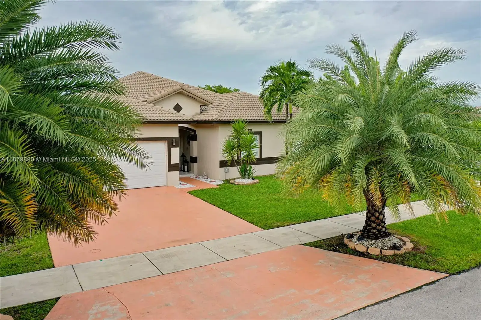 4 bedroom 2 bath Residential for sale at 1407 SE 7th St, Homestead FL 33033