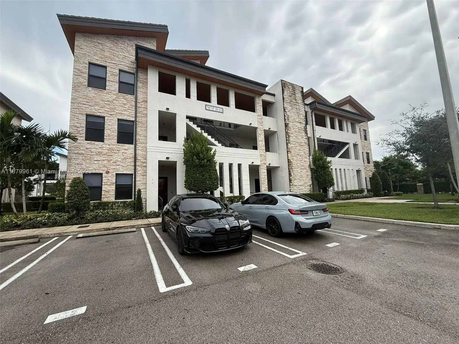 3 bedroom 2 bath Residential Lease for rent at 7905 NW 104th Ave # 24, Doral FL 33178