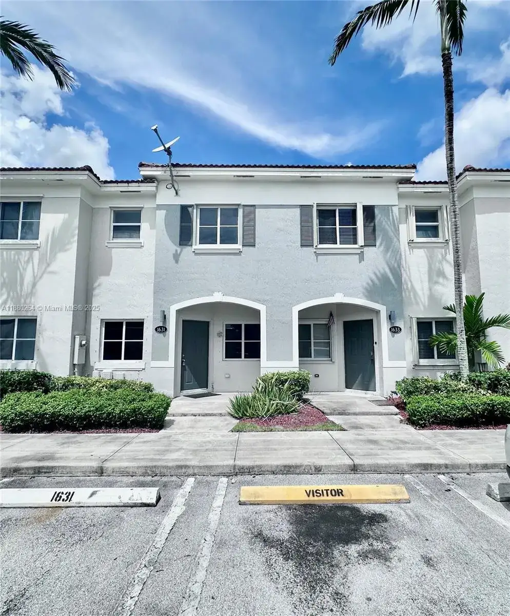 2 bedroom 2 bath Residential Lease for rent at 1631 SE 30th St # 1631, Homestead FL 33035