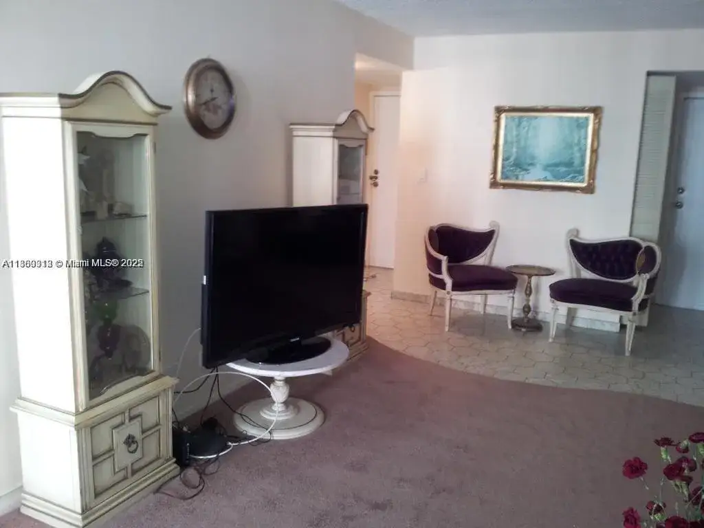 1 bedroom 1 bath Residential Lease for rent at 250 174th St # 706, Sunny Isles Beach FL 33160