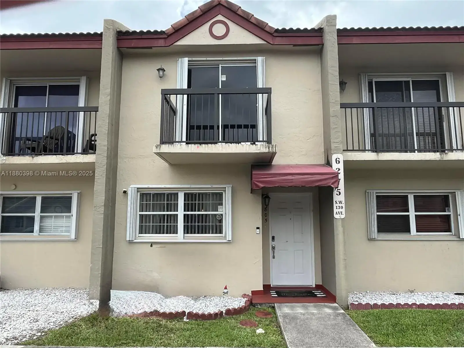 2 bedroom 2 bath Residential for sale at 6275 SW 130th Ave # 805, Miami FL 33183
