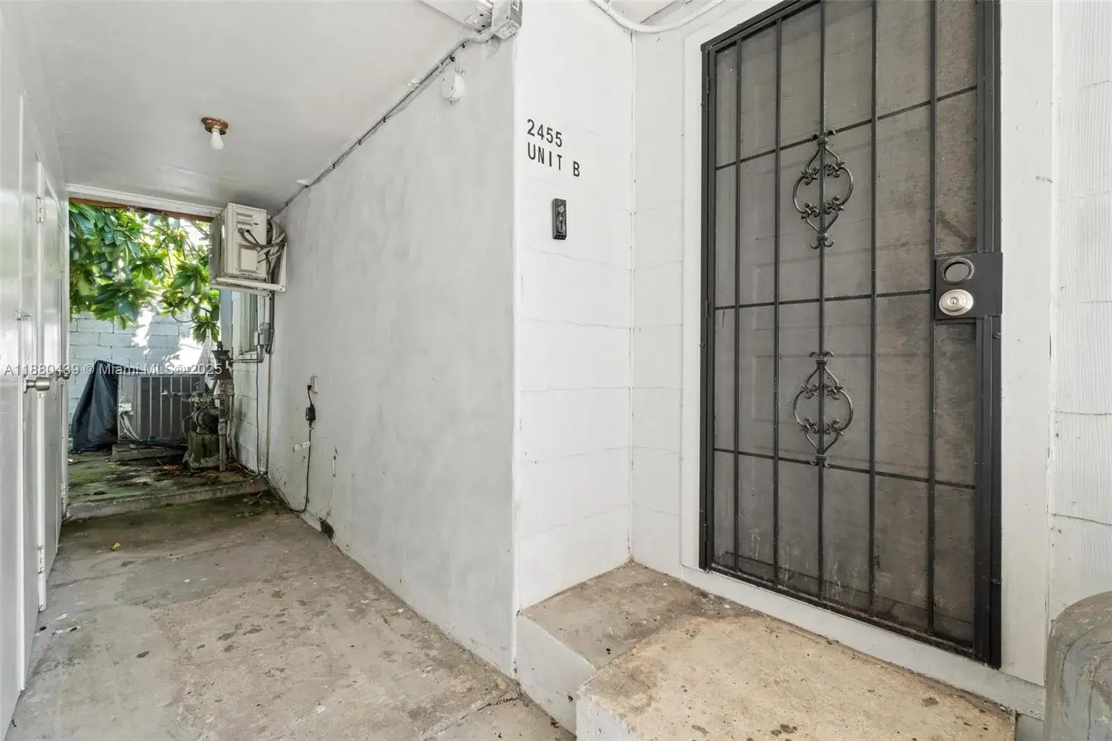 1 bedroom 1 bath Residential Lease for rent at 2453 SW 17th St # 2, Miami FL 33145
