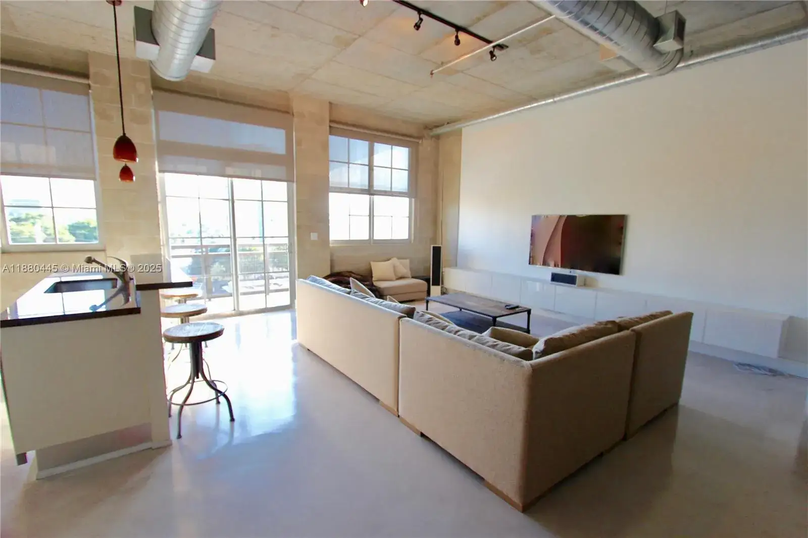 1 bedroom 1 bath Residential Lease for rent at 410 NW 1st # 504, Fort Lauderdale FL 33301