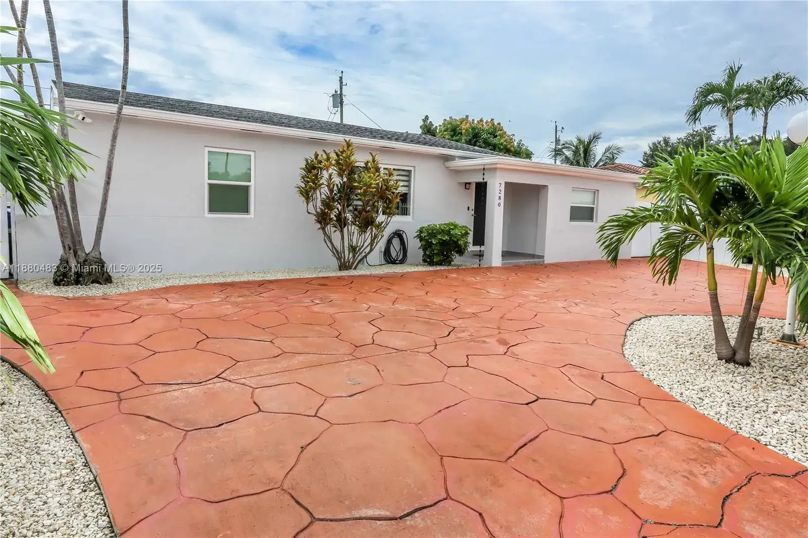 3 bedroom 3 bath Residential for sale at 7280 SW 13th St, Miami FL 33144
