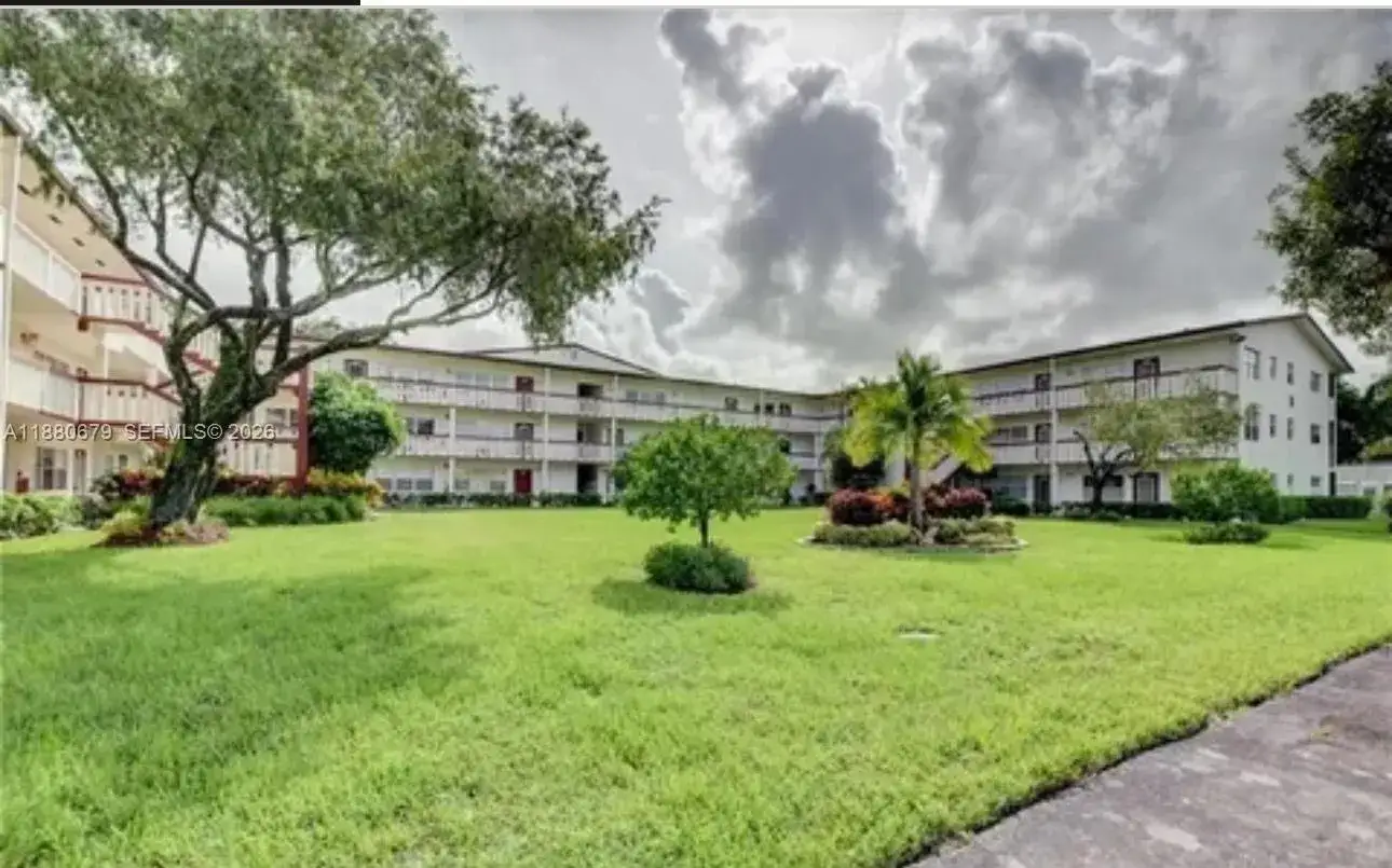 1 bedroom 1 bath Residential Lease for rent at 82 Fanshaw B # 82, Boca Raton FL 33434