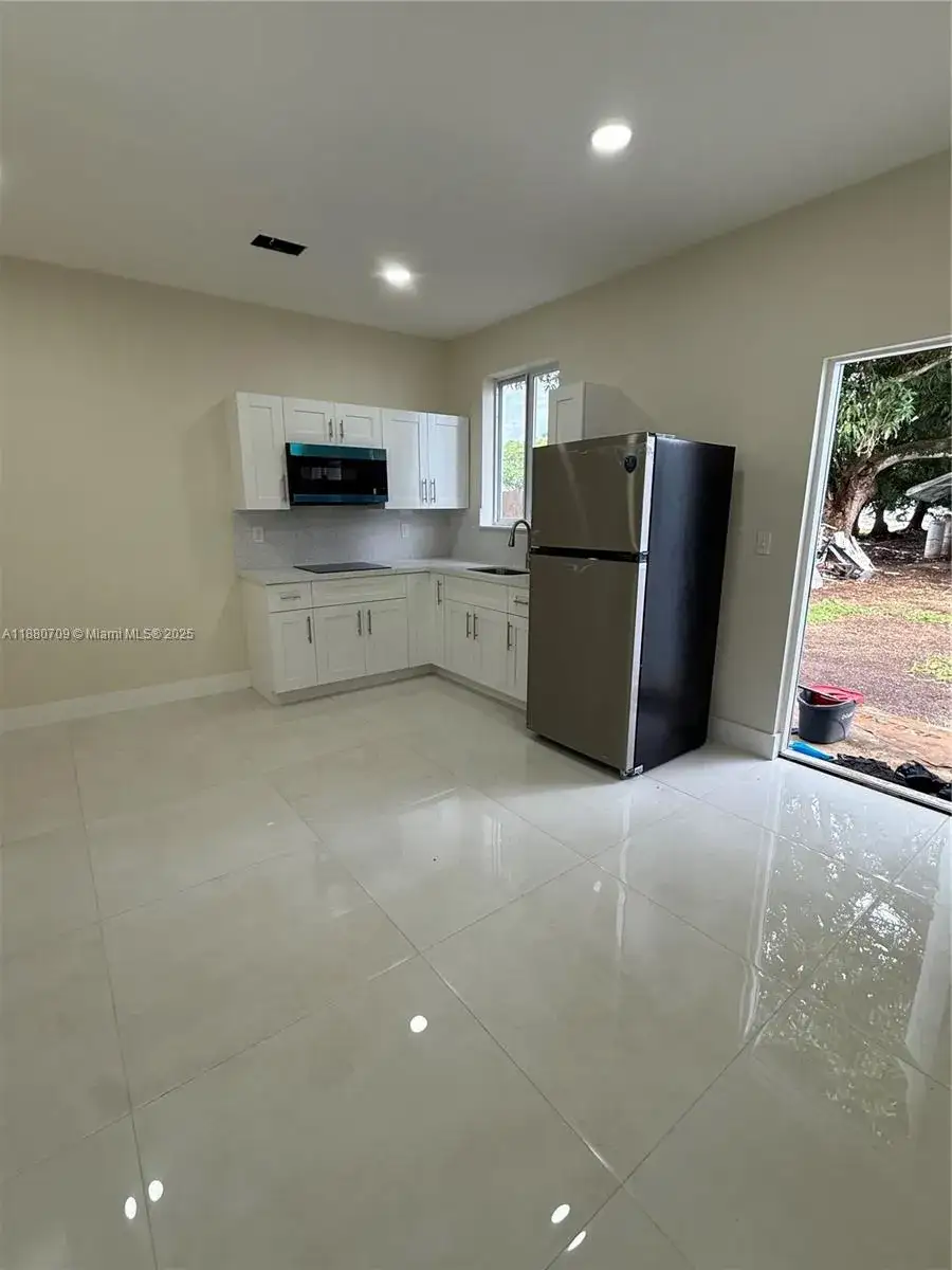 559 NW 2nd St # 2, Florida City FL 33034