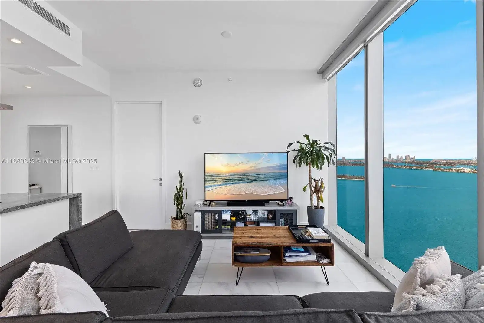 2 bedroom 2 bath Residential Lease for rent at 700 NE 26th Ter # 2605, Miami FL 33137