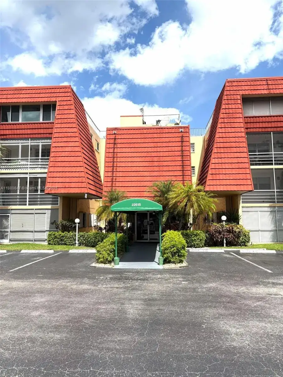 2 bedroom 2 bath Residential for sale at 22615 SW 66th Ave # 103, Boca Raton FL 33428