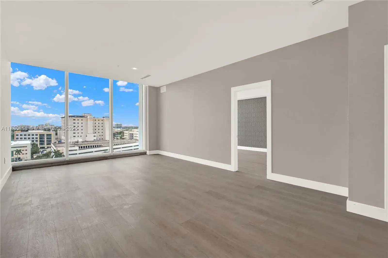 Commercial Sale for sale at 2820 NE 214th St # 1005, Aventura FL 33180