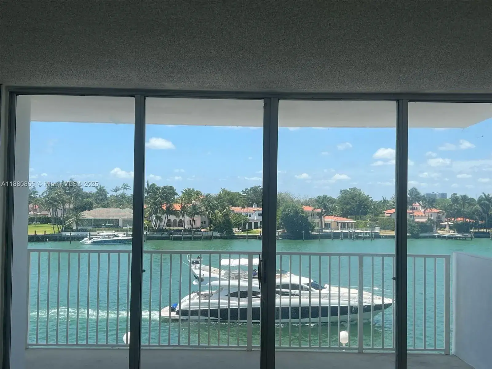 2 bedroom 2 bath Residential Lease for rent at 5838 Collins Ave # 2A, Miami Beach FL 33140