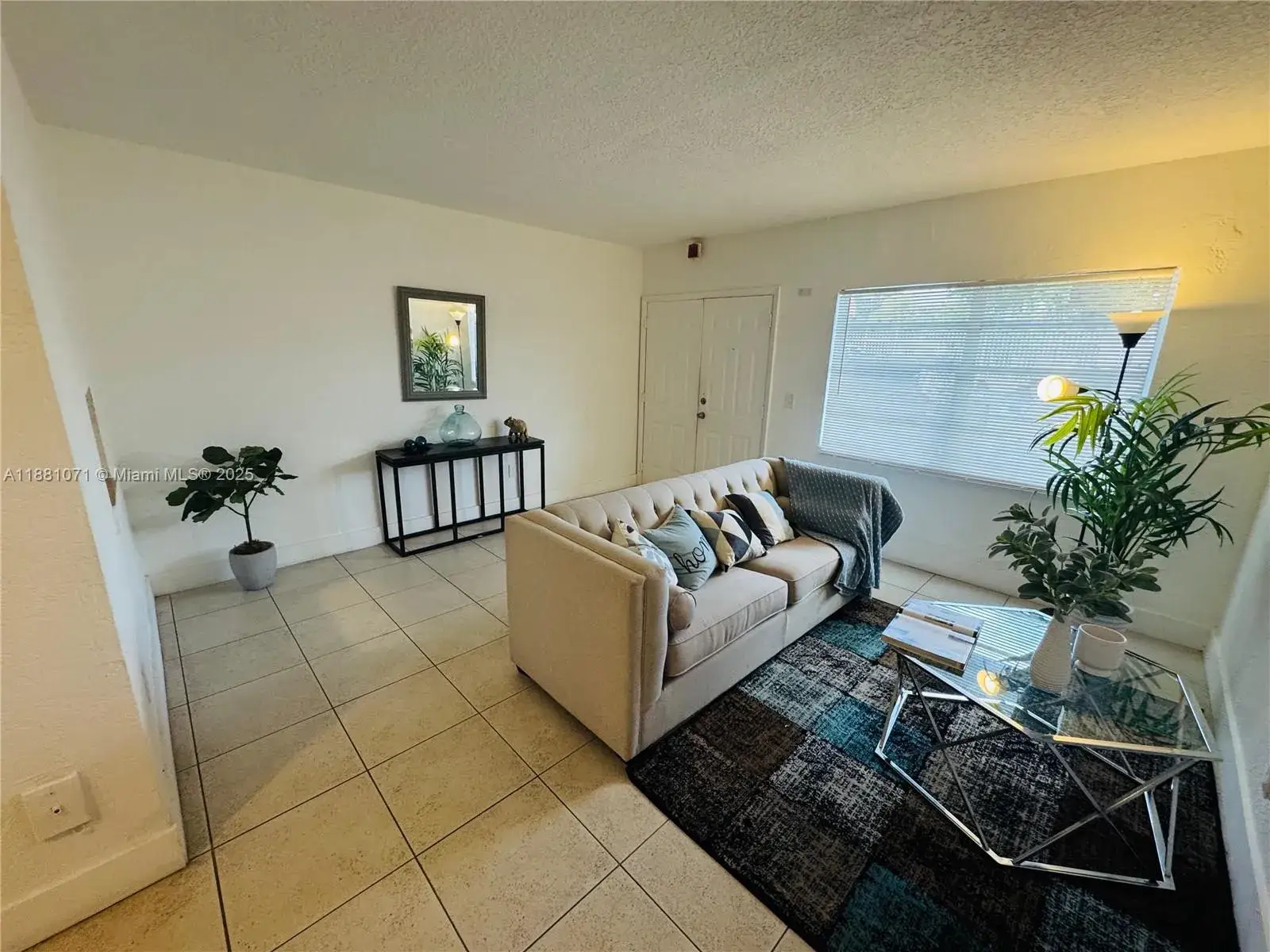 2 bedroom 1 bath Residential Lease for rent at 1409 NW 103rd St # 167, Miami FL 33147